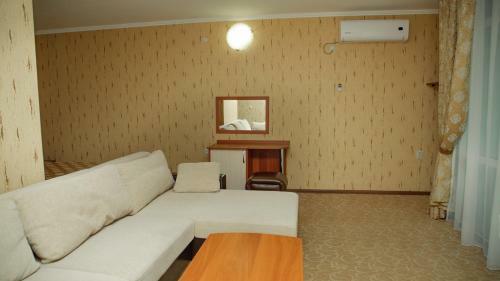 Posada Holiday Hotel Tornado