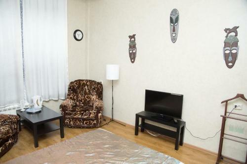 Hotel 12 Months