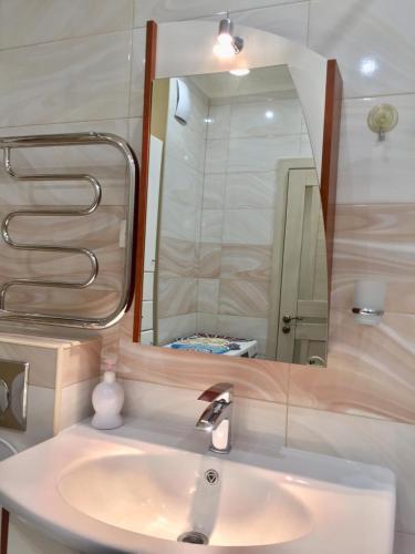 Large Apartment On Startovaya 1
