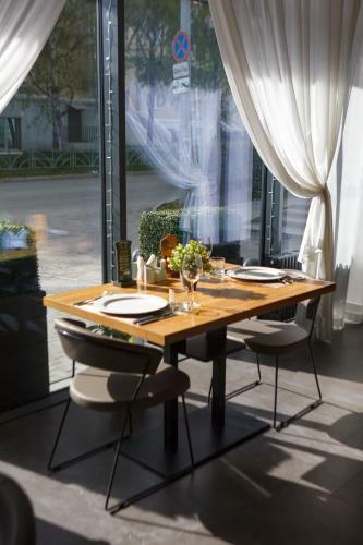 Victor Hotel