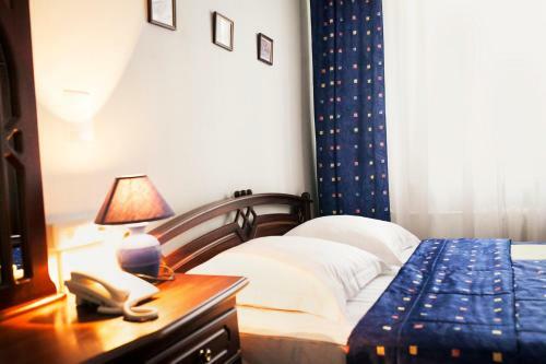 Hotel Equator Lite
