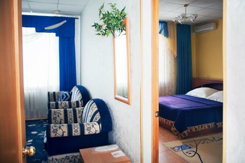 Hotel Equator Lite