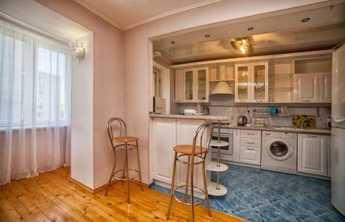 Apartamento 3-bedroom Studio On Nikolaeva 36a