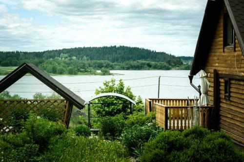 Hostal Holiday Home Tihotut