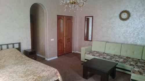 Hostal Guesthouse Lotos