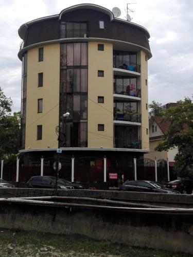 Apartment On Volzhskaya 81-b