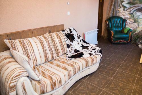 Apartment On Druzhby 105