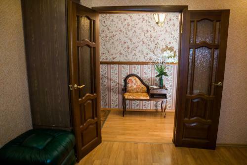 Apartment On Druzhby 105