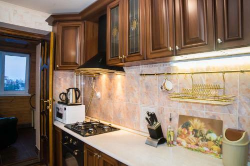 Apartment On Druzhby 105