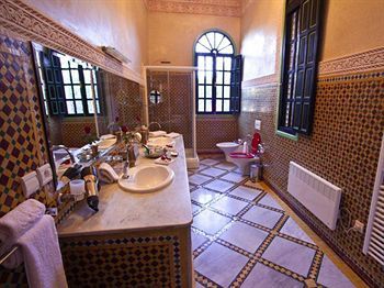 Hotel L Mansion Guest Palace