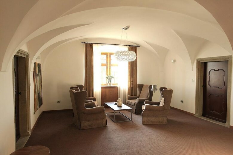Lambergh Chateau & Hotel