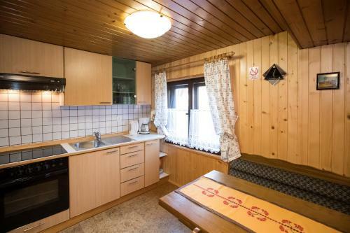 Hostal Apartments Pri Urhu