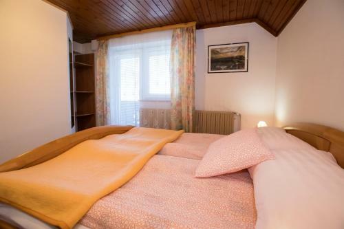 Hostal Apartments Pri Urhu