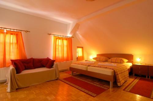Hostal Guesthouse Skafar