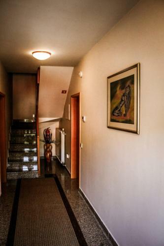 Hostal Framski Hram Guest House