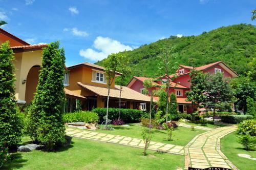 Hotel Palazzo Pavone Gallery & Resort