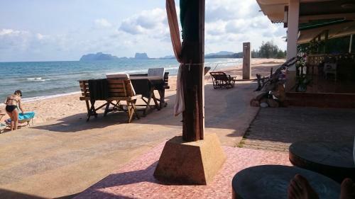 Hotel Bang Boet Bay Beach Resort
