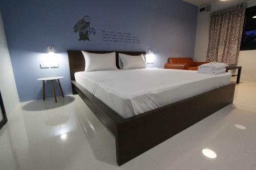 Hotel Eazy Motel B.a.n.g.n.a