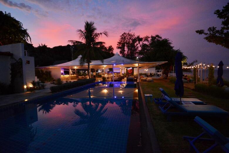 Hotel Sanae Beach Club