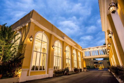 S Bangkok Hotel, Navamin