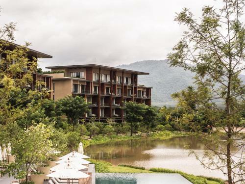 Hotel Atta Lakeside Resort Suite