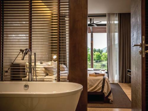 Hotel Atta Lakeside Resort Suite