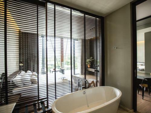 Hotel Atta Lakeside Resort Suite