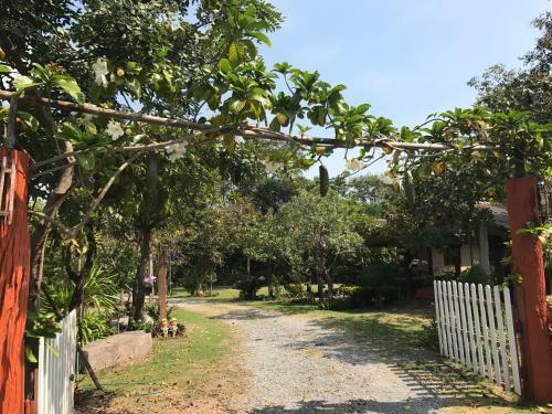 Hotel Baan Suan Rim Nam
