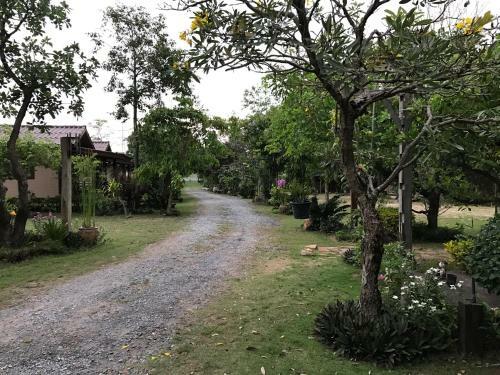 Hotel Baan Suan Rim Nam