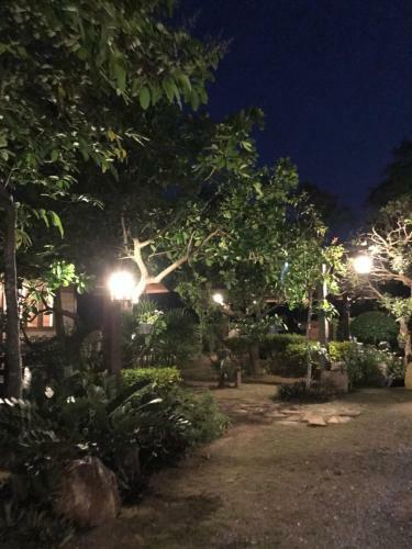 Hotel Baan Suan Rim Nam