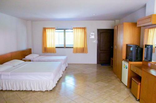 Hotel Sichang Shine Khao Resort