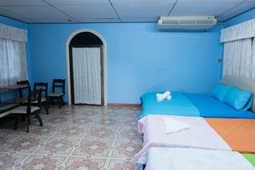 Hostal Rak Ban Kerd House