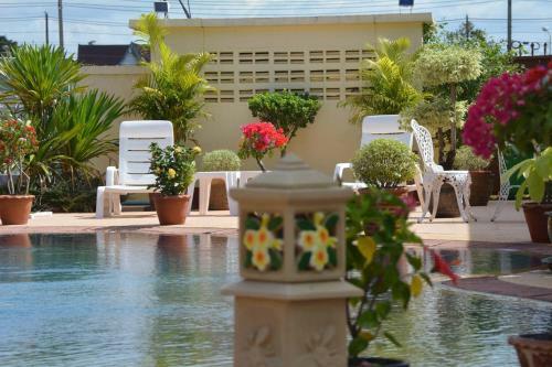 Hotel Baan Sabaijai Resort