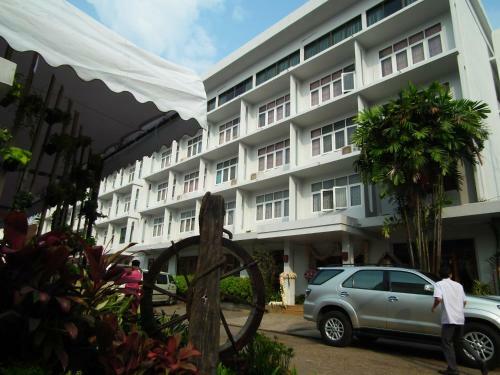 Dusit Hotel