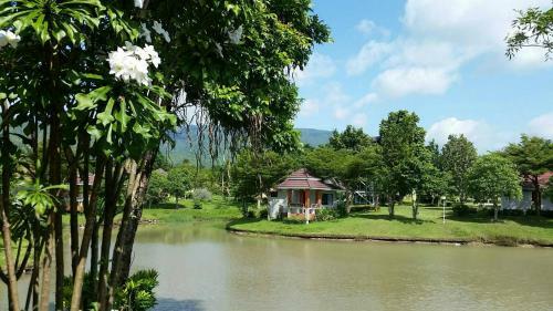 Hotel Tanaosri & Creekside Resort