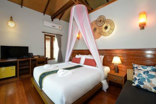 Hotel Pingchan Koh Phangan Beachfront Resort