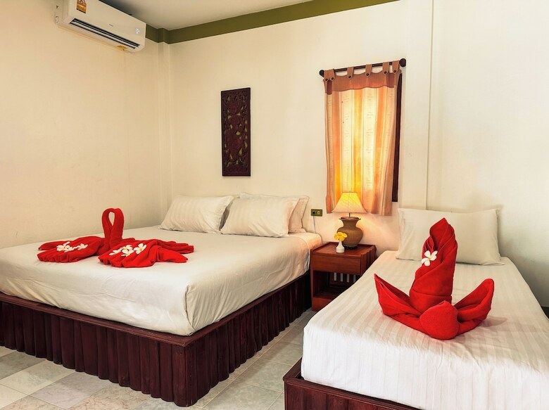 Hotel Phuwadee Resort & Spa