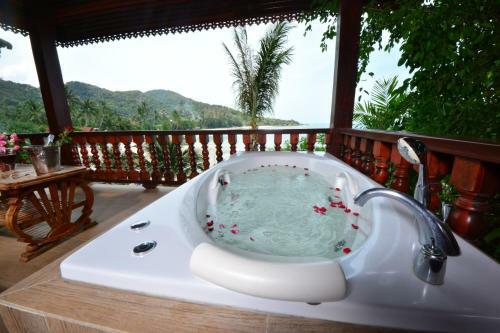 Hotel Haad Yao Bayview Resort & Spa