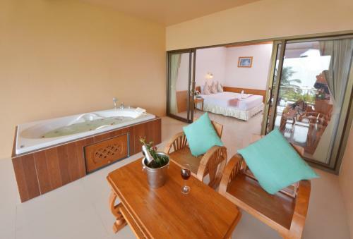 Hotel Haad Yao Bayview Resort & Spa