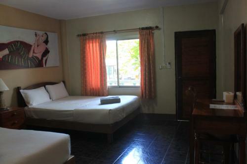 Hostal Baan Talay Guesthouse