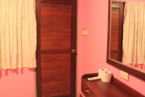 Hostal Baan Talay Guesthouse