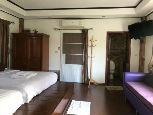 Hostal V&k Baansuankaew Resort