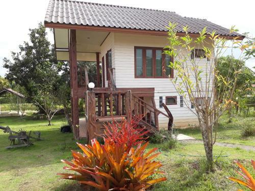 Hostal Ban Ing Nam Resort
