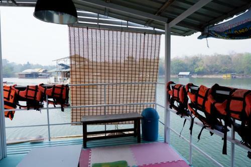 Phu Pan Floatel