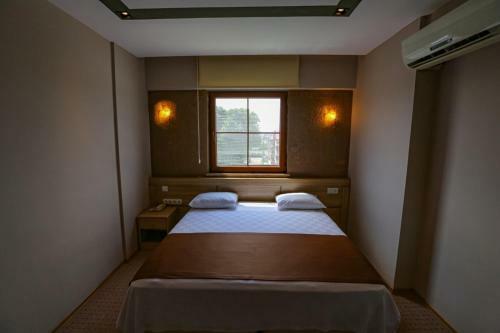Grand Ayzek Hotel