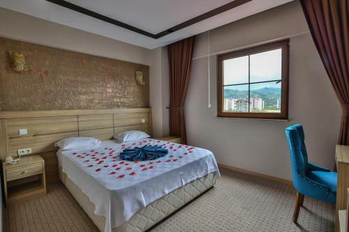 Grand Ayzek Hotel