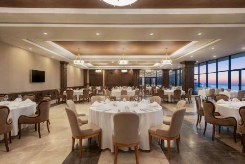 Hotel Ramada Resort By Wyndham Unye