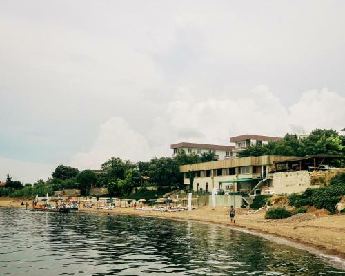 Troas Beach Hotel