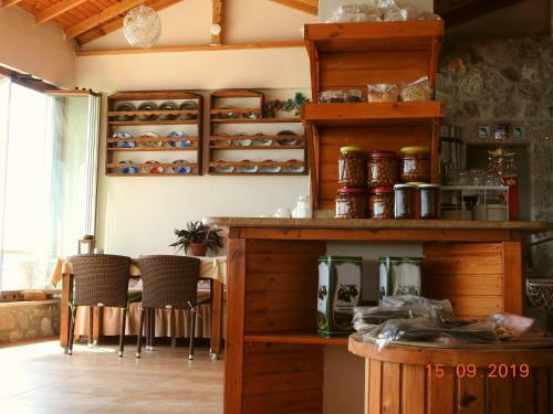 Assos Nazan Motel Restoran Beach