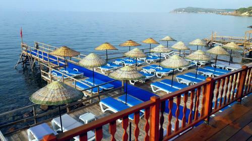 Assos Nazan Motel Restoran Beach